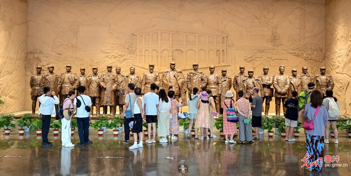 红色旅游火热