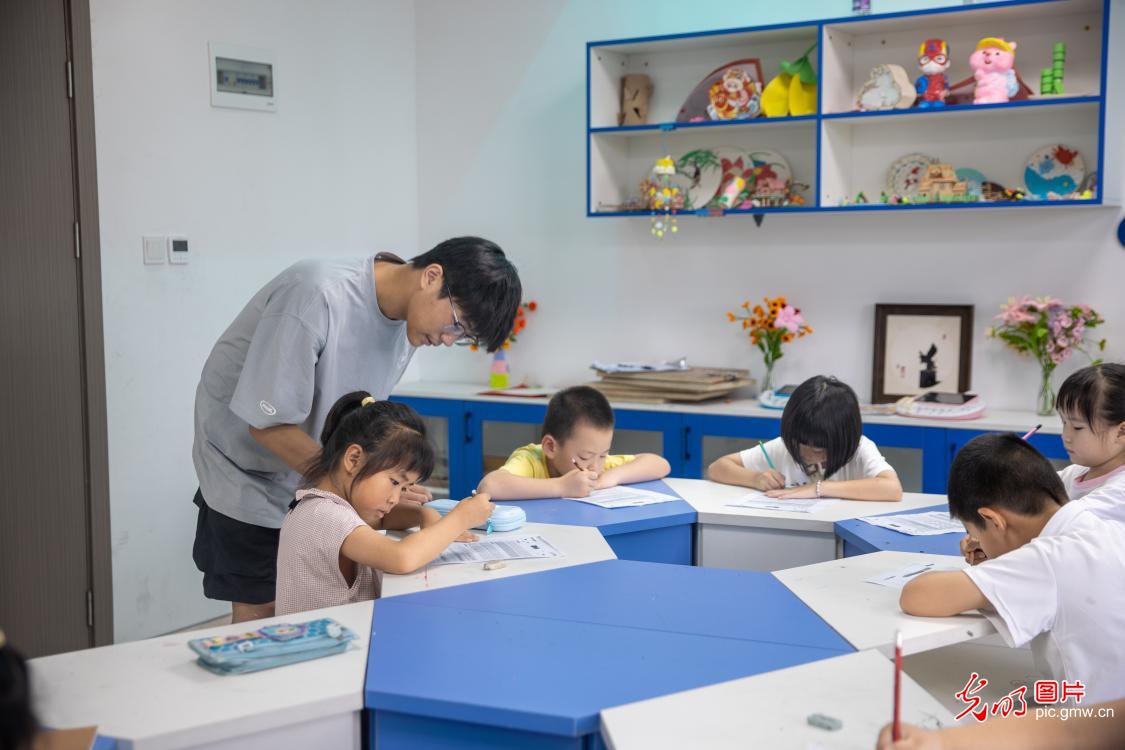 暑托护航助成长 贴心服务解民忧 暑托护航助成长 贴心服务解民忧