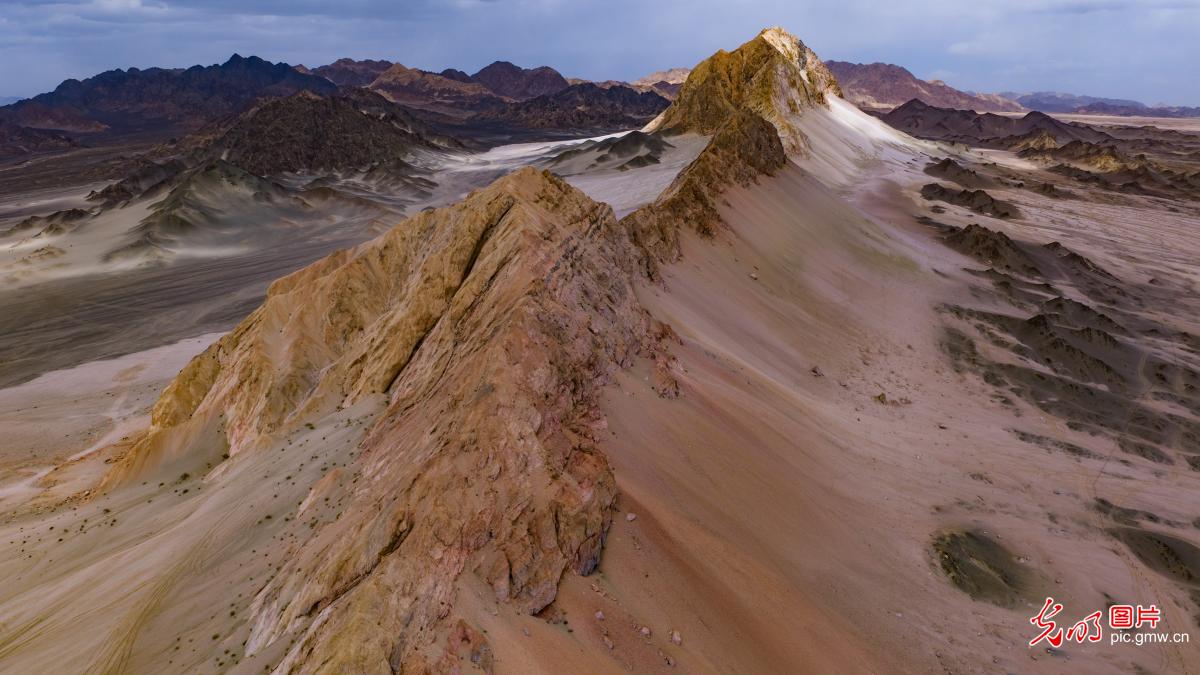 水墨黑独山 奇观引客来 水墨黑独山 奇观引客来