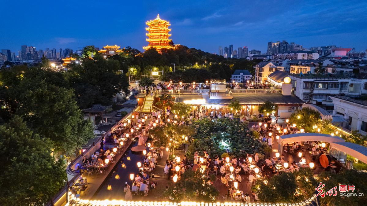 缤纷夏夜释放消费活力 缤纷夏夜释放消费活力