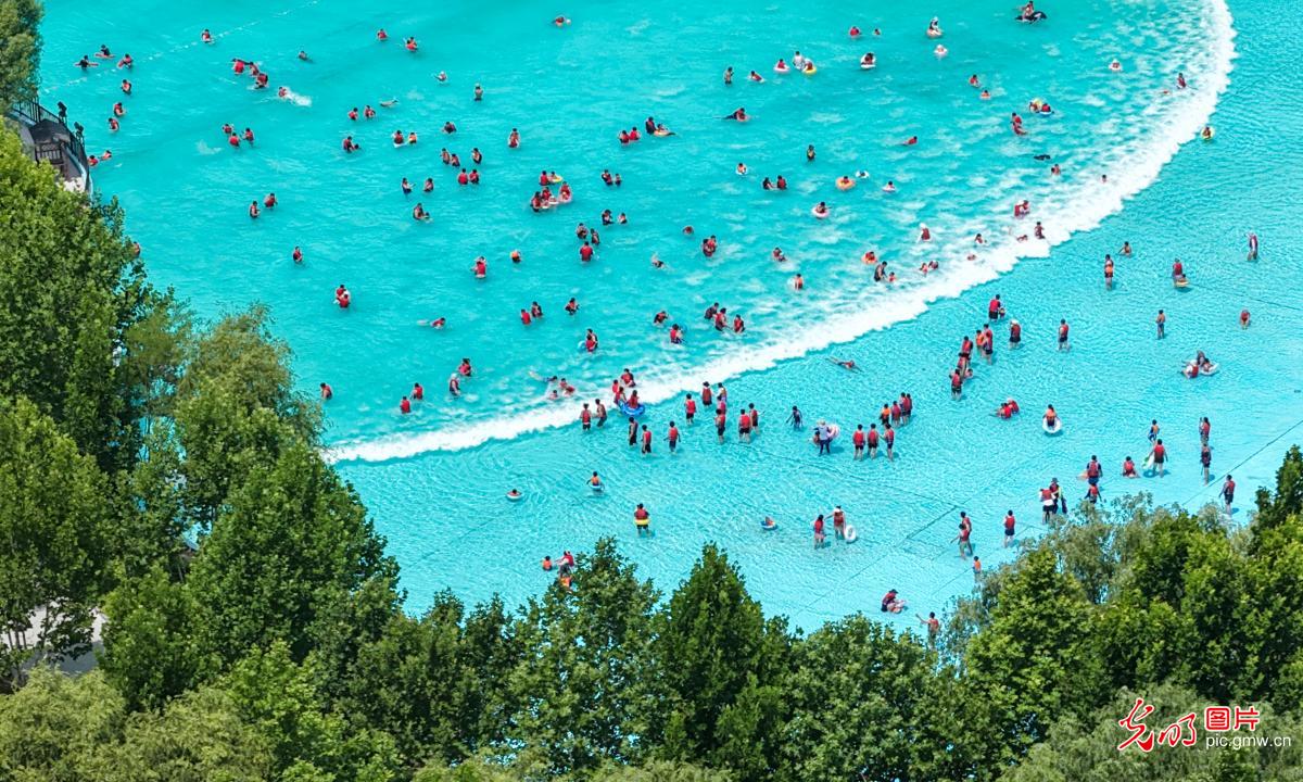 “清凉经济”点燃夏日消费热潮