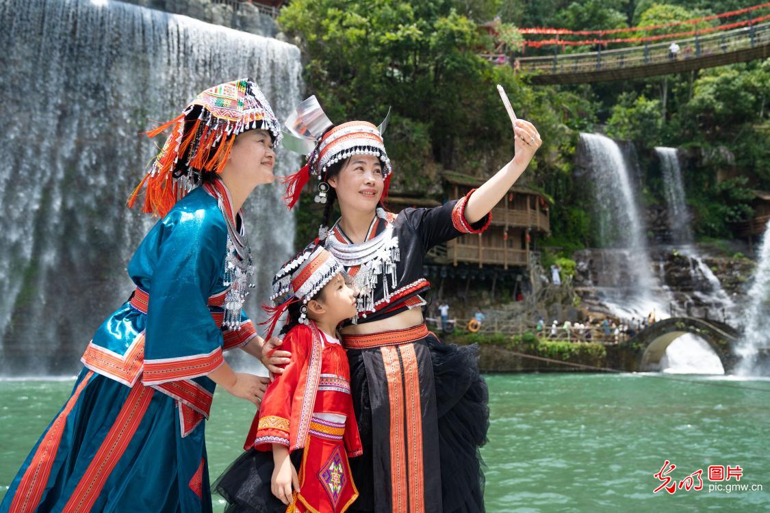 “清凉经济”点燃夏日消费热潮