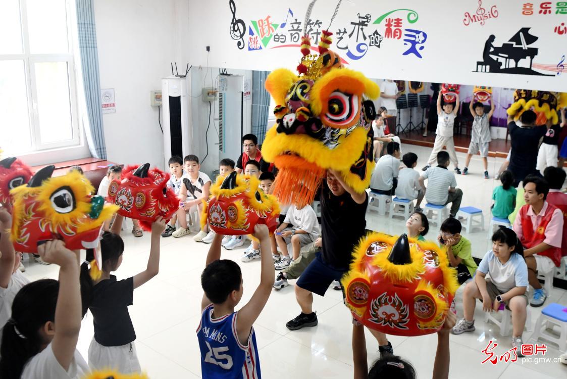 解锁暑期新课堂 古老非遗焕发青春活力 解锁暑期新课堂 古老非遗焕发青春活力