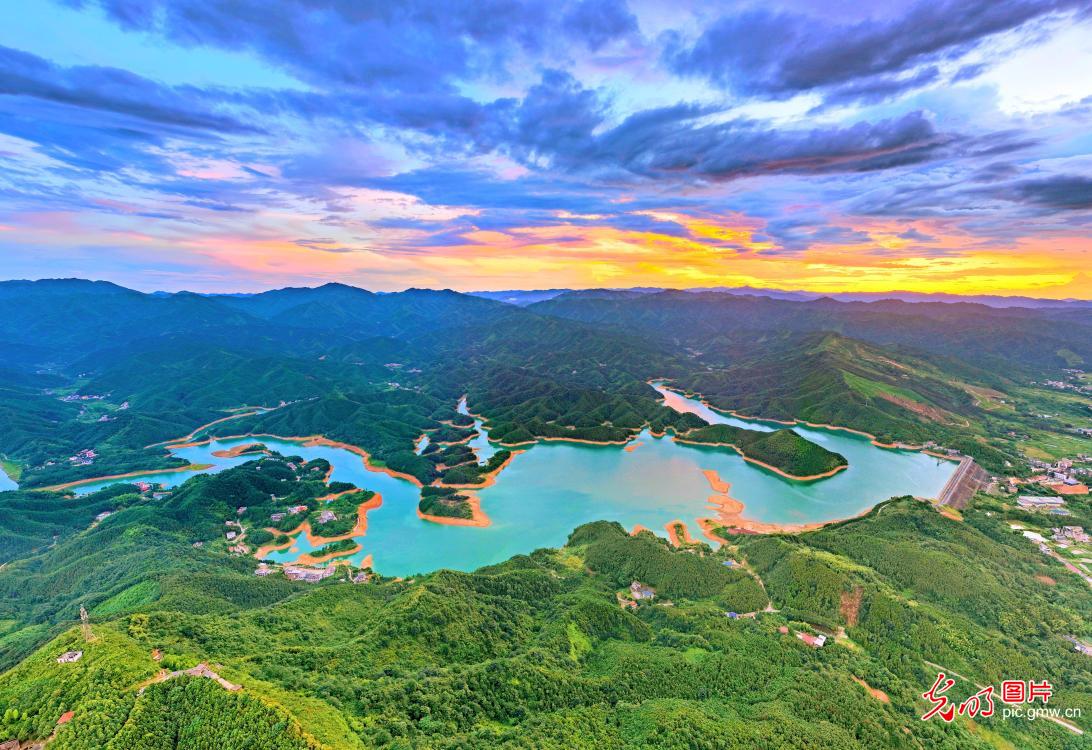 绿水青山 生态画卷