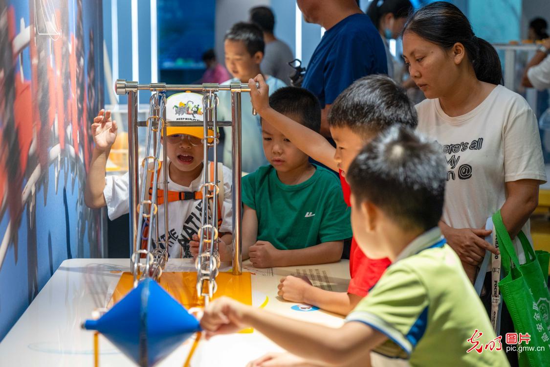 科技馆中探寻科学乐趣