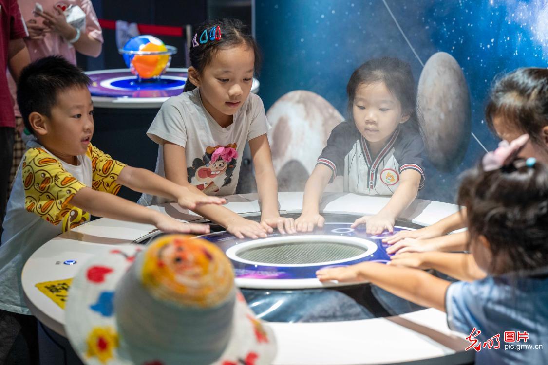 科技馆中探寻科学乐趣