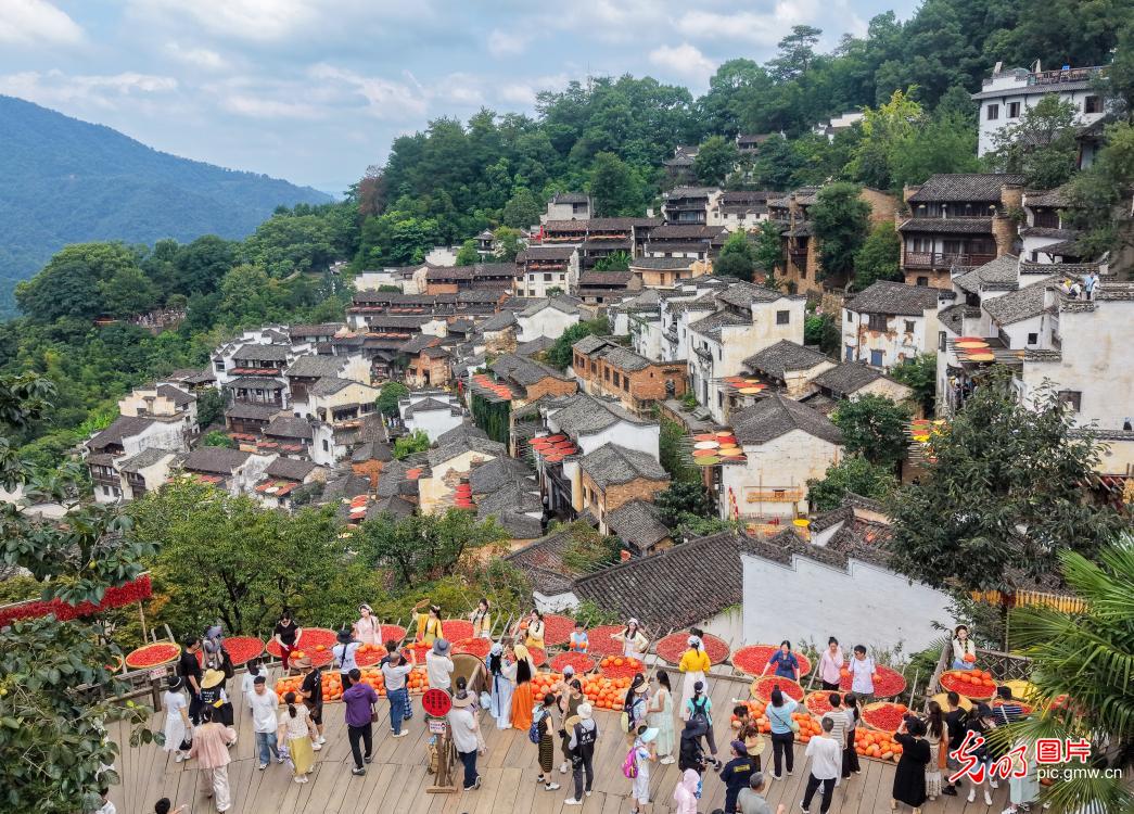 古都老街焕新彩 文旅盛宴引客来 古都老街焕新彩 文旅盛宴引客来