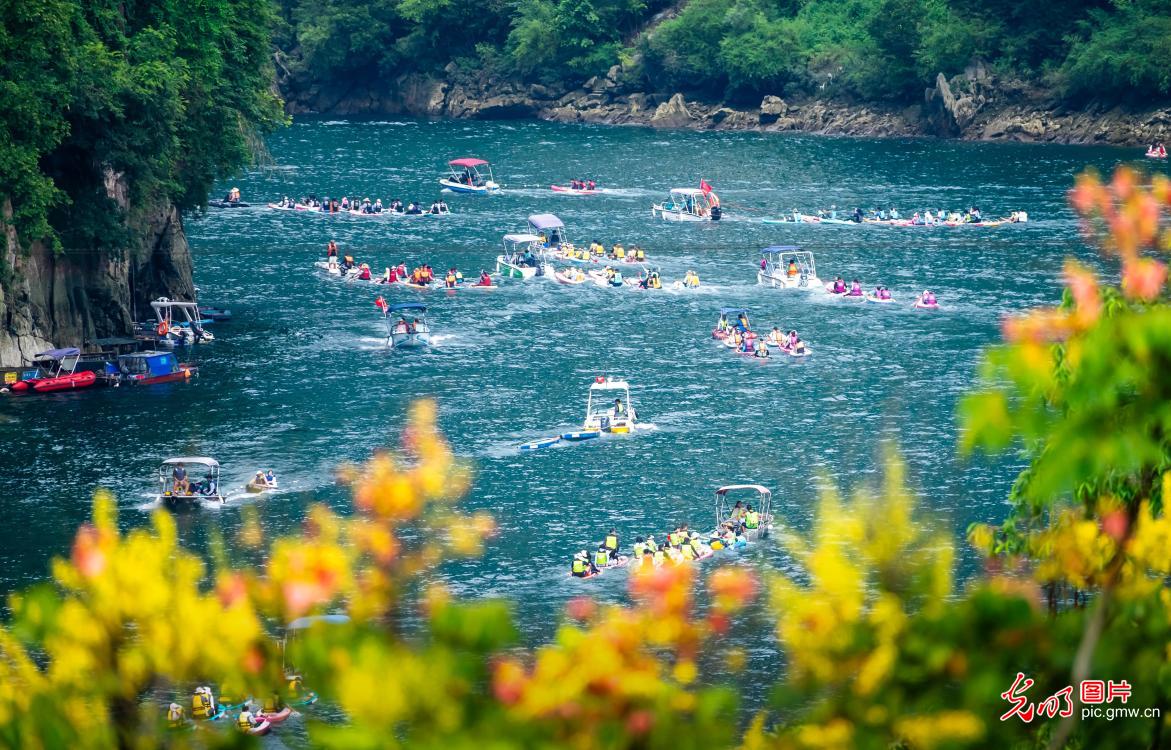 绿水青山引客来