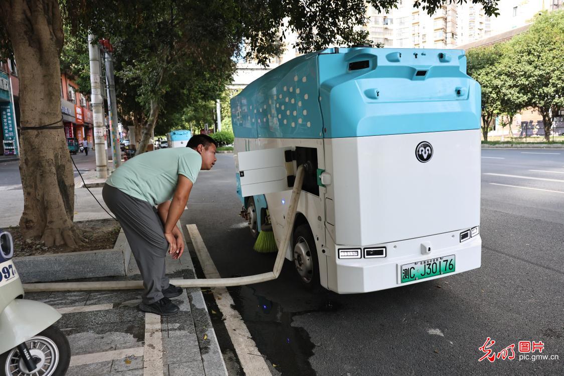 智慧环卫上岗 精治赋能城市