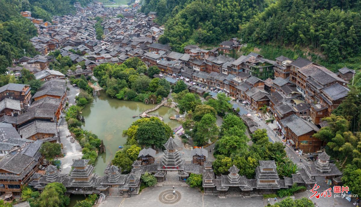 侗寨美景引客来