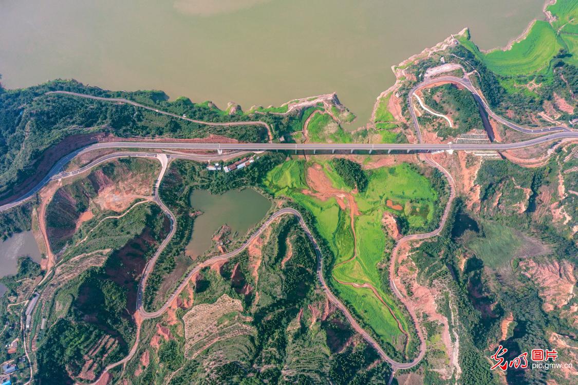 黄河一号旅游公路 勾勒沿黄秀美风光