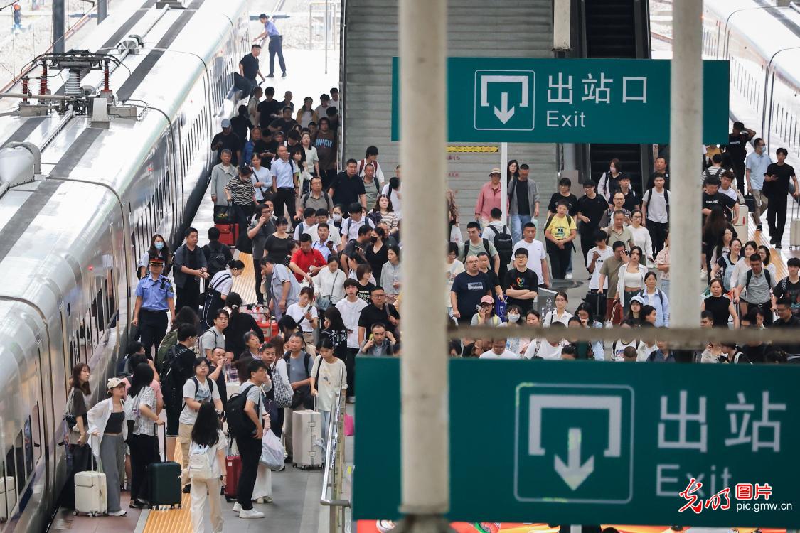2026年全国铁路暑运结束 出行保障平稳有序 2026年全国铁路暑运结束 出行保障平稳有序