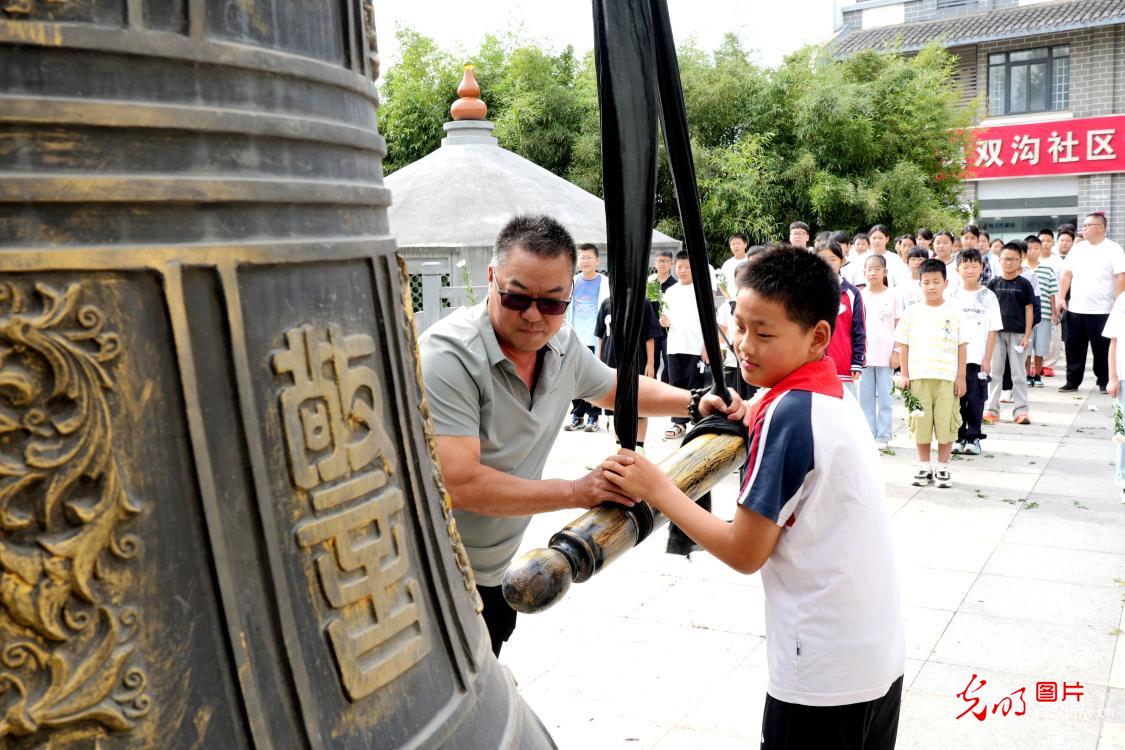 缅怀抗战先烈 传承爱国精神 缅怀抗战先烈 传承爱国精神