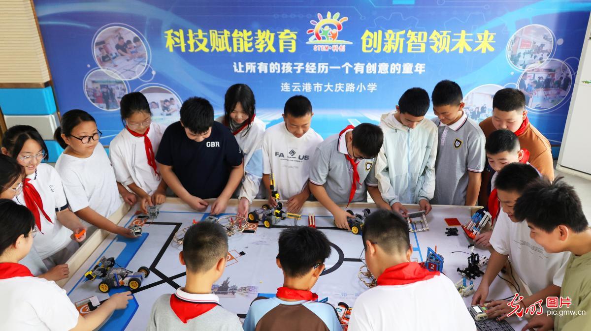 科普月里探新知 点亮少年科技梦 科普月里探新知 点亮少年科技梦