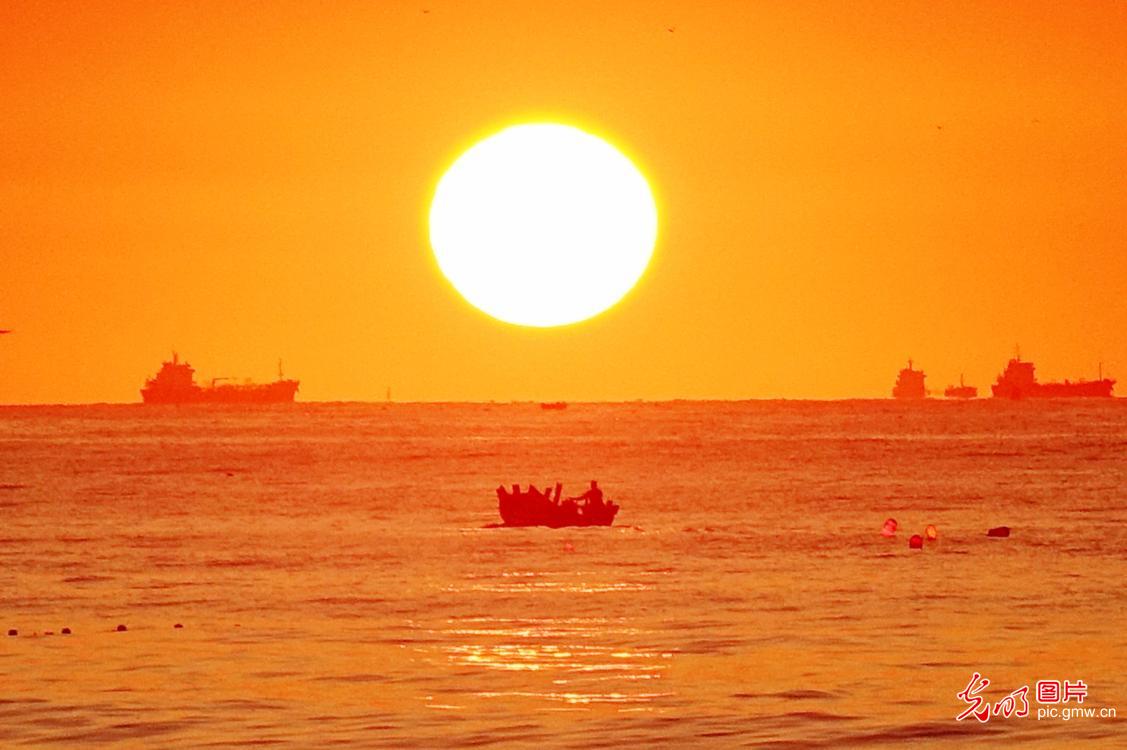 海滨赏日出