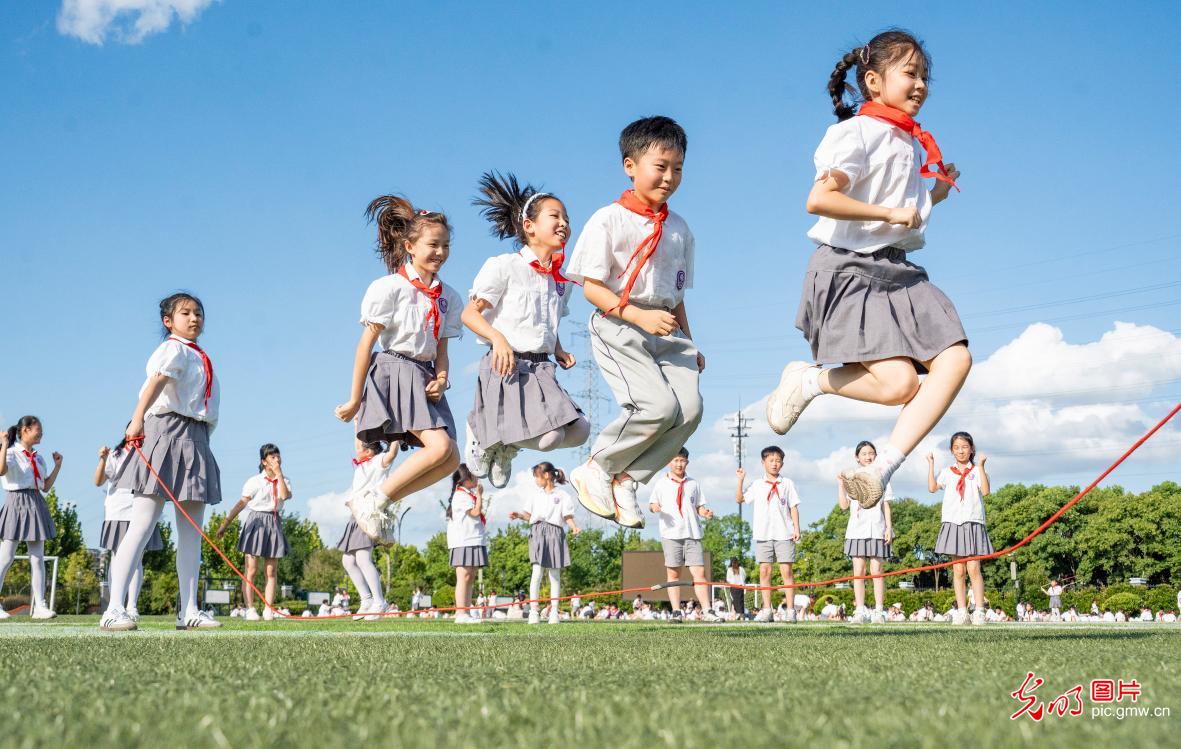 阳光体育绽放少年活力
