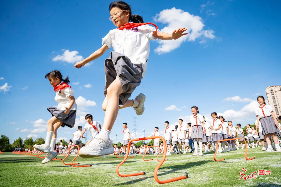 阳光体育绽放少年活力