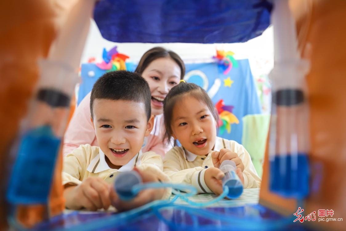 科创小实验 点亮科学梦