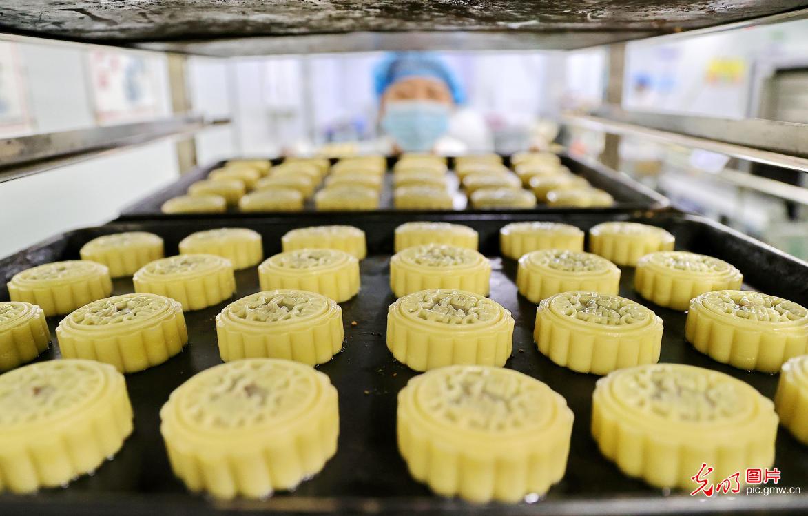 匠心焙月圆 古韵迎中秋 匠心焙月圆 古韵迎中秋