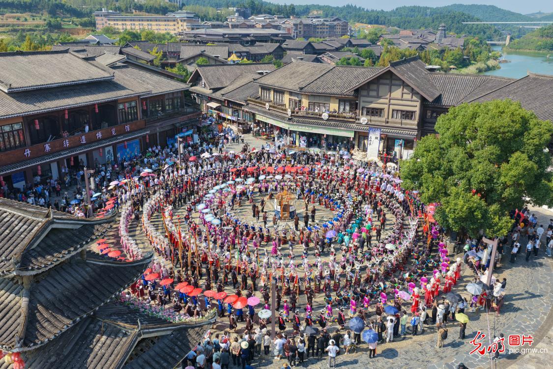 多彩非遗展演绽魅力