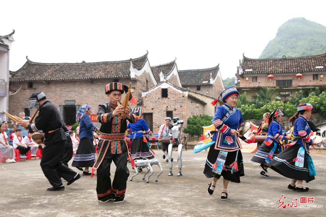 中秋佳节将至 各地多彩活动庆团圆 中秋佳节将至 各地多彩活动庆团圆