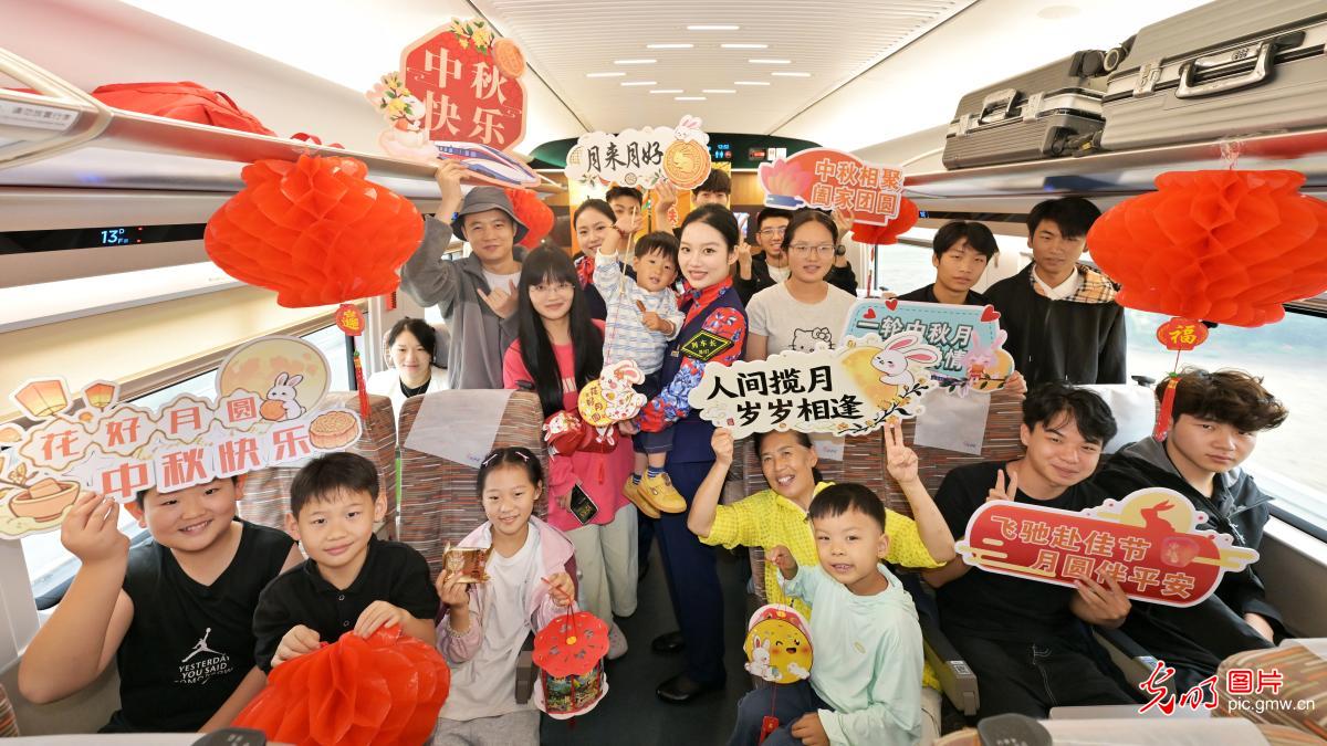 中秋假期的坚守 守护万家团圆安康
