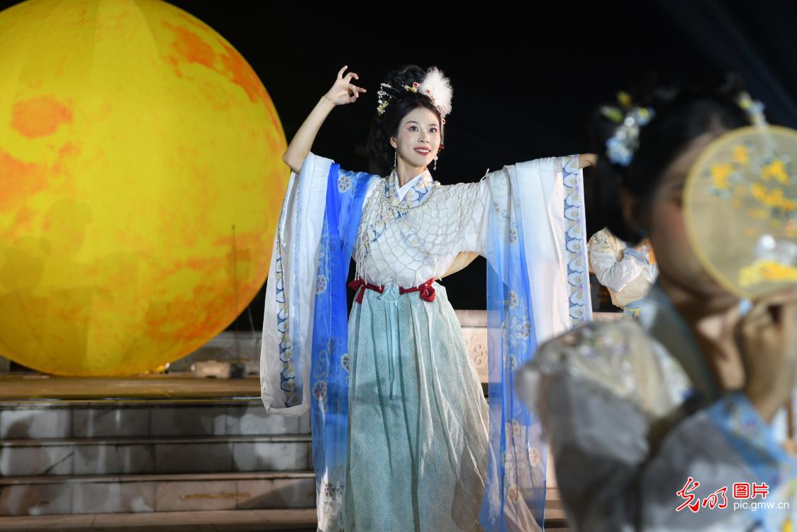中秋夜 灯火里的中国味 中秋夜 灯火里的中国味