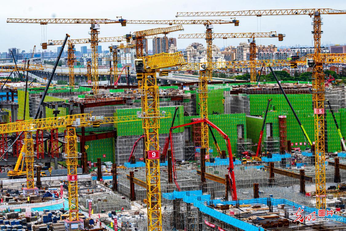 金秋鏖战赶工期 坚守一线建华章 金秋鏖战赶工期 坚守一线建华章
