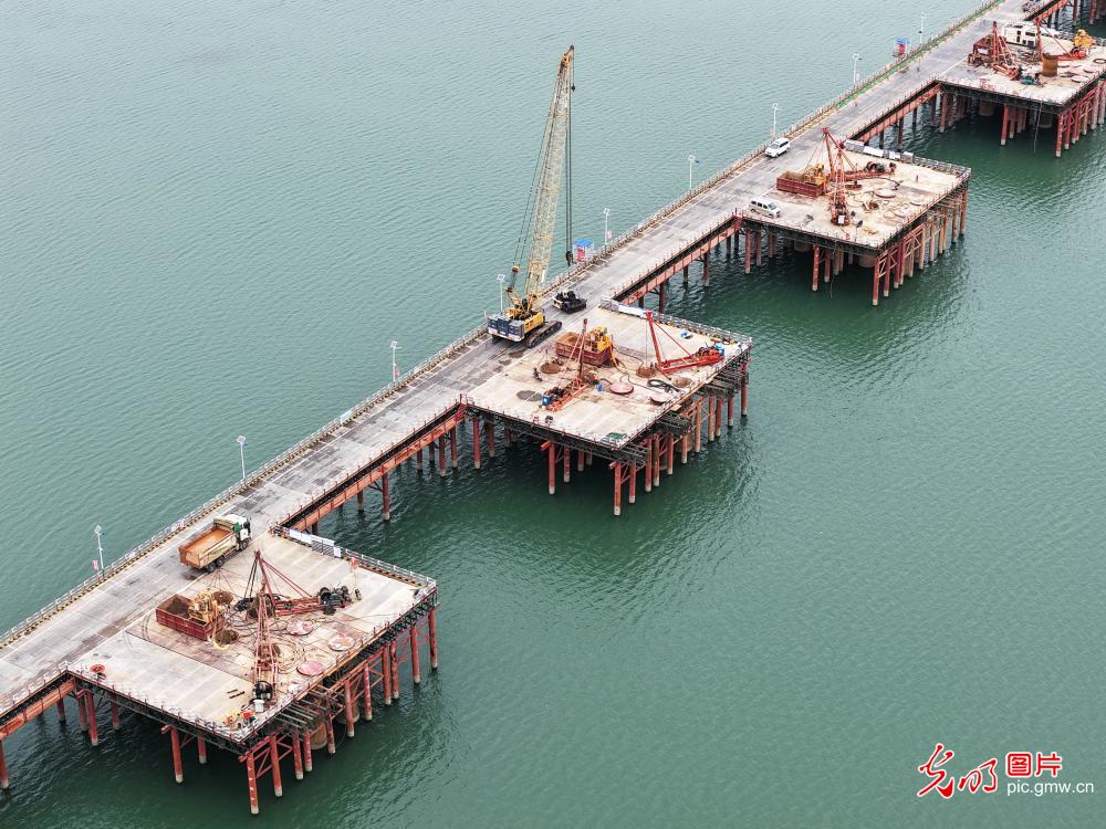 金秋鏖战赶工期 坚守一线建华章 金秋鏖战赶工期 坚守一线建华章