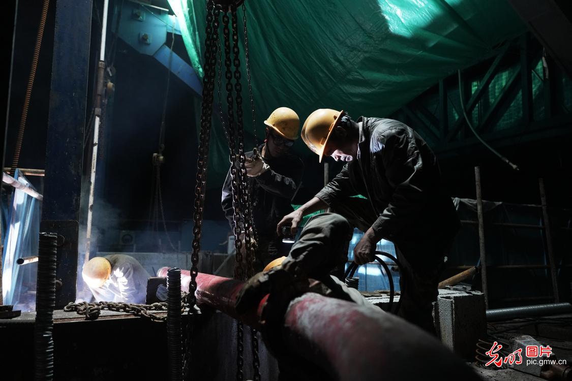 金秋鏖战赶工期 坚守一线建华章 金秋鏖战赶工期 坚守一线建华章