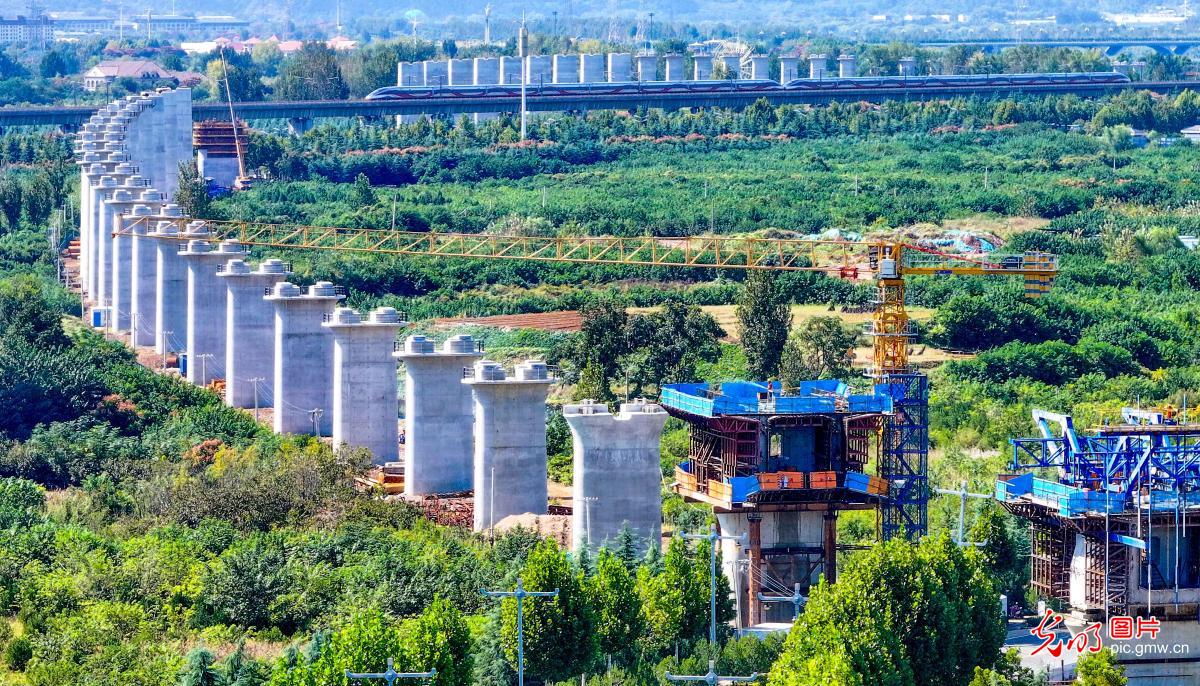 金秋鏖战赶工期 坚守一线建华章 金秋鏖战赶工期 坚守一线建华章