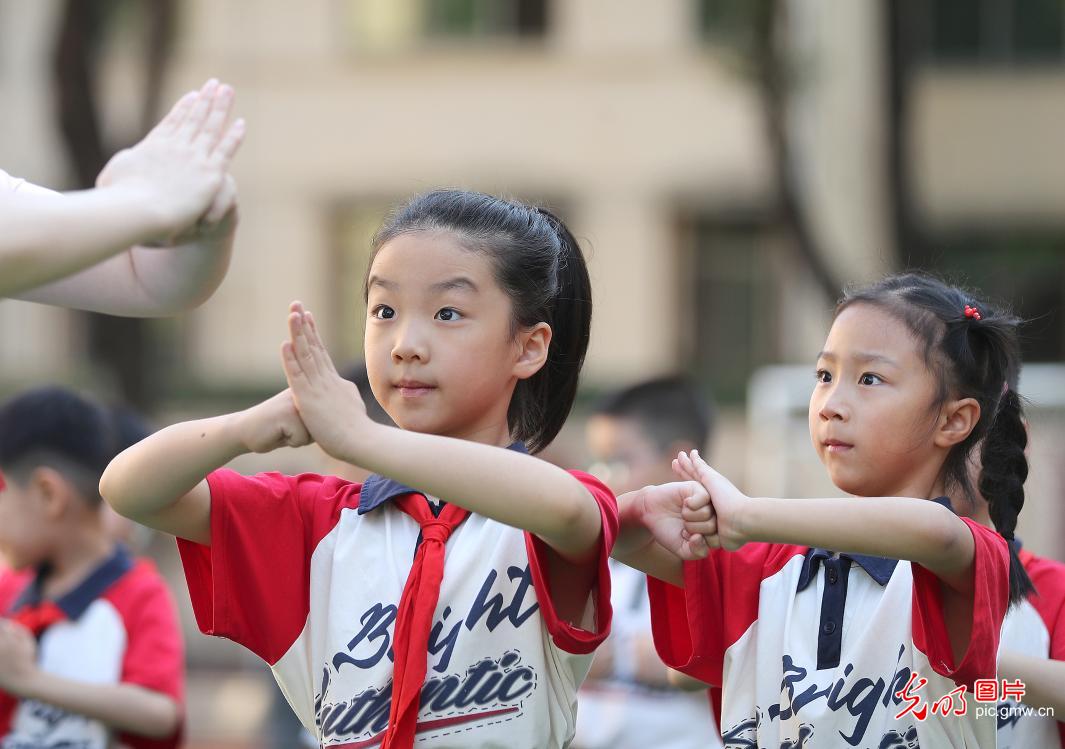 国学武术操丰富校园大课间