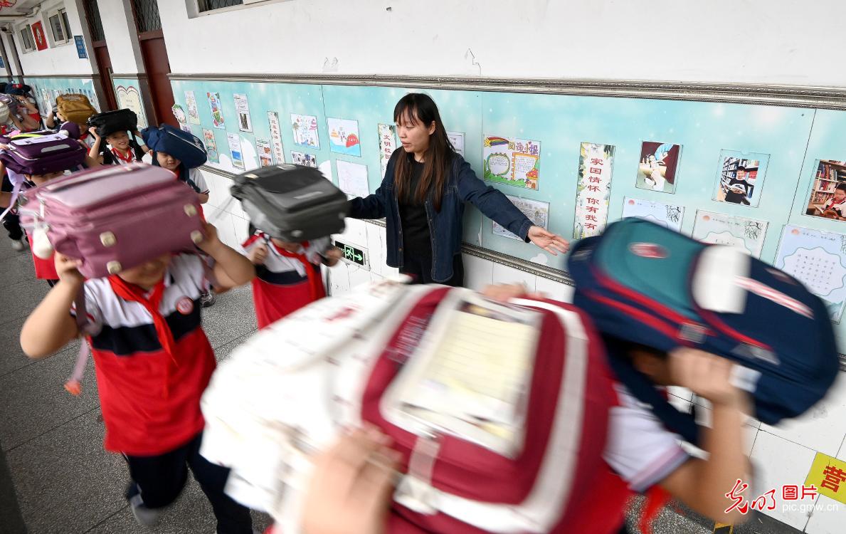 防灾知识进校园 安全防线筑心间