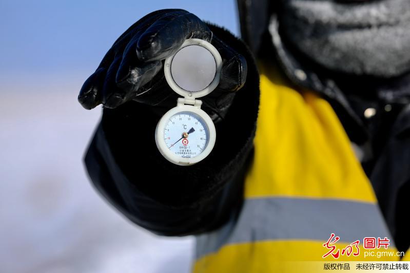 零下20多度冒雪探伤力战春运
