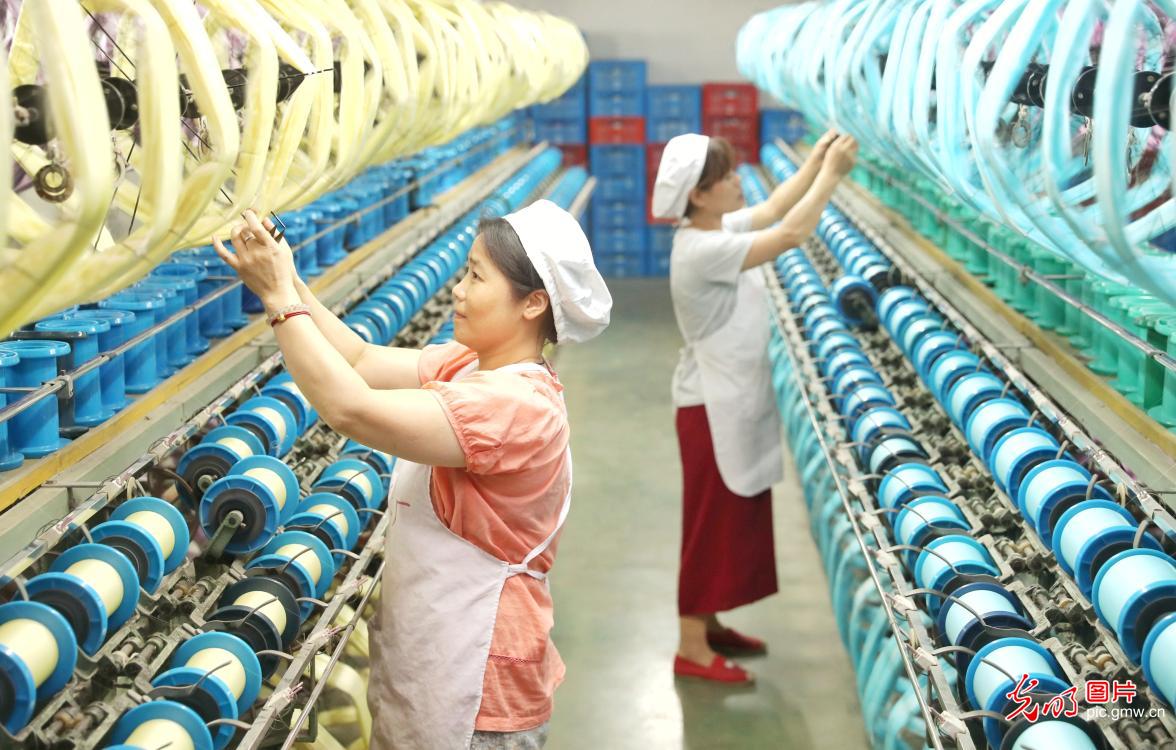 湖州丝绸畅销新丝路